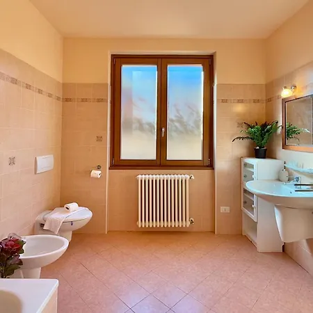 Pianello Bellavista דירה *